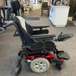 Used power chair 18 x18 with new 50 amp batteries. Please contact The Comfort Zone for pricing 250 724 4477 or come to our store to view in person at 4408 China Creek Road Port Alberni BC V9Y 1P9