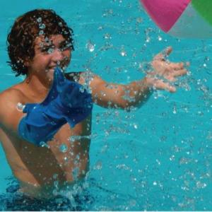 Dry Pro Waterproof Body Protection - With high-quality, durable surgical latex, the DryPro is completely watertight allowing users to swim, shower, or bathe. It has a vacuum seal which protects casts, bandages, and wound protectors from getting wet when getting wet. The waterproof cover is snug yet still comfortable on the arm or leg.  Call The Comfort Zone Mobility Aids & Spas for Pricing 250 724 4477 or email info@albernicomfortzone.com